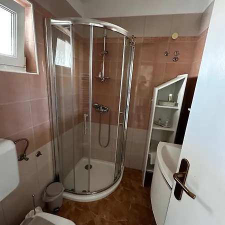 Micic By Belmont Realty Zára