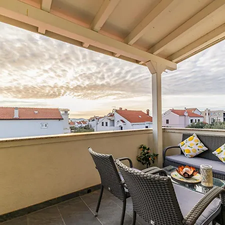 Micic By Belmont Realty Apartman