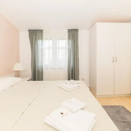 公寓 Micic By Belmont Realty *